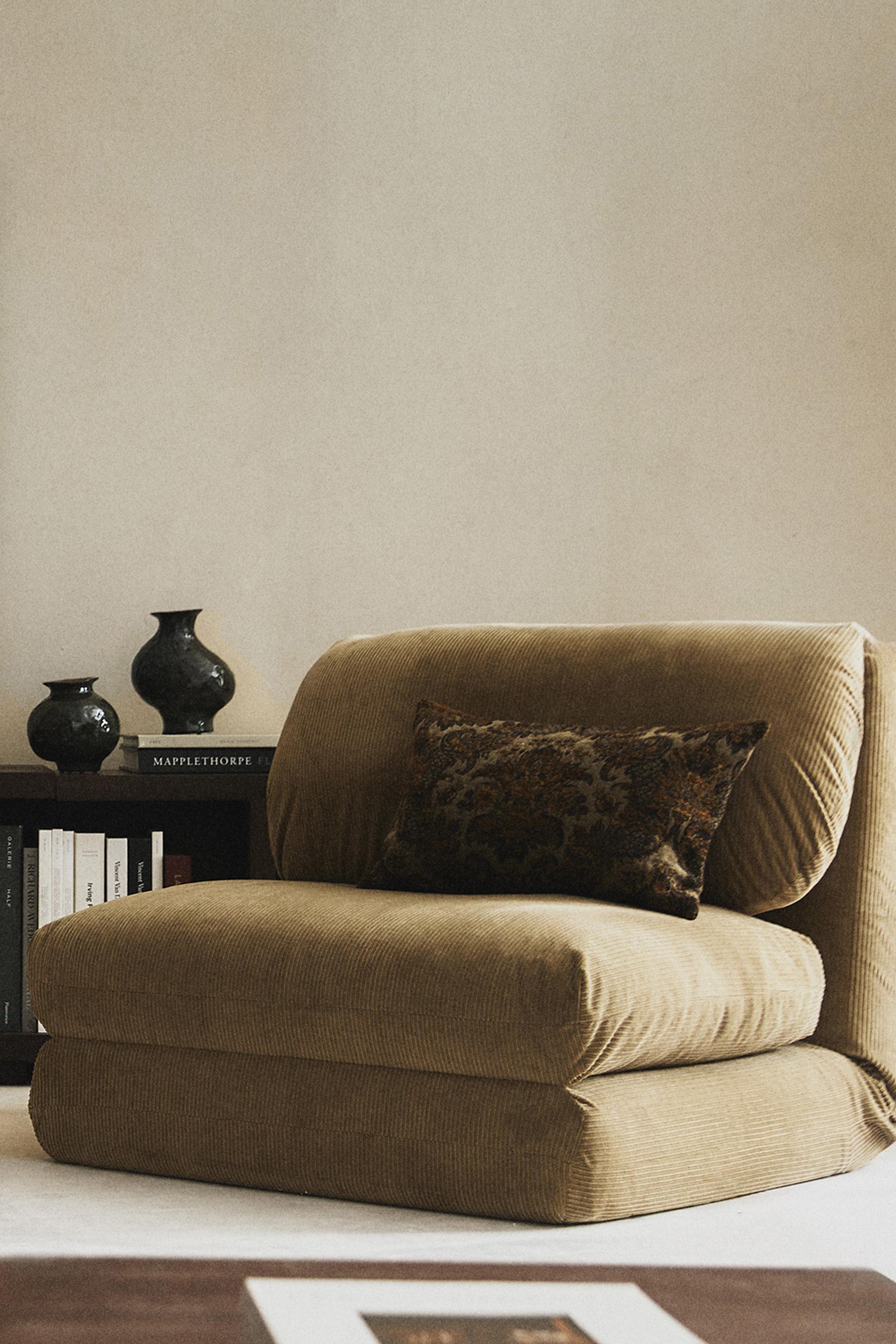 CORDUROY FOLDING LOUNGE CHAIR